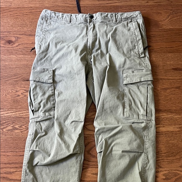 H&M Other - H&M Men's Cargo Pants.